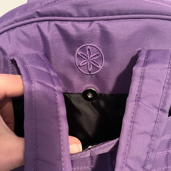 Gaiam Metro Gym Bag - Picture 6 of 13